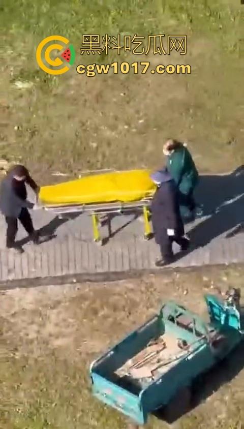长春工地施工挖天然气挖出尸体,现场道路被封闭起来,怕是杀人灭口,抛死野外的,具体情况还得等待官方!-7