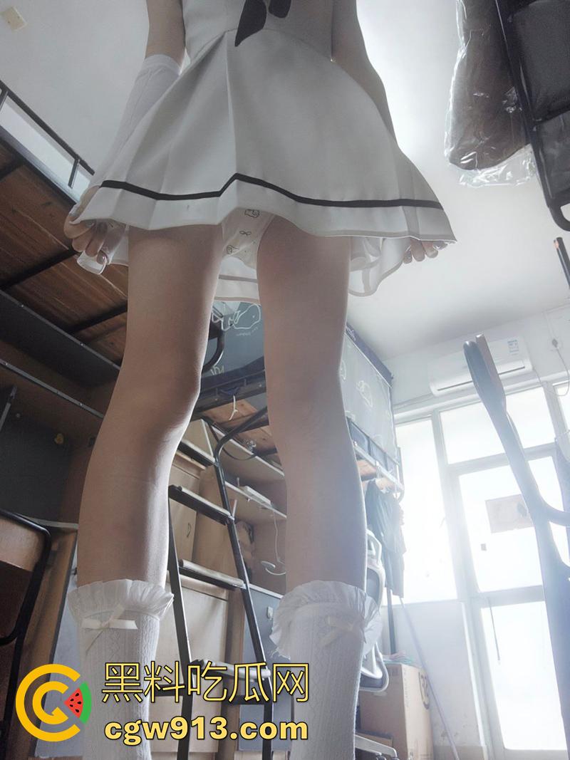 爱吃口水的颜值女神,商丘师范白虎学妹【范思绮】,身材高挑颜值超美,做爱时候吃男人口水才能高潮!-2