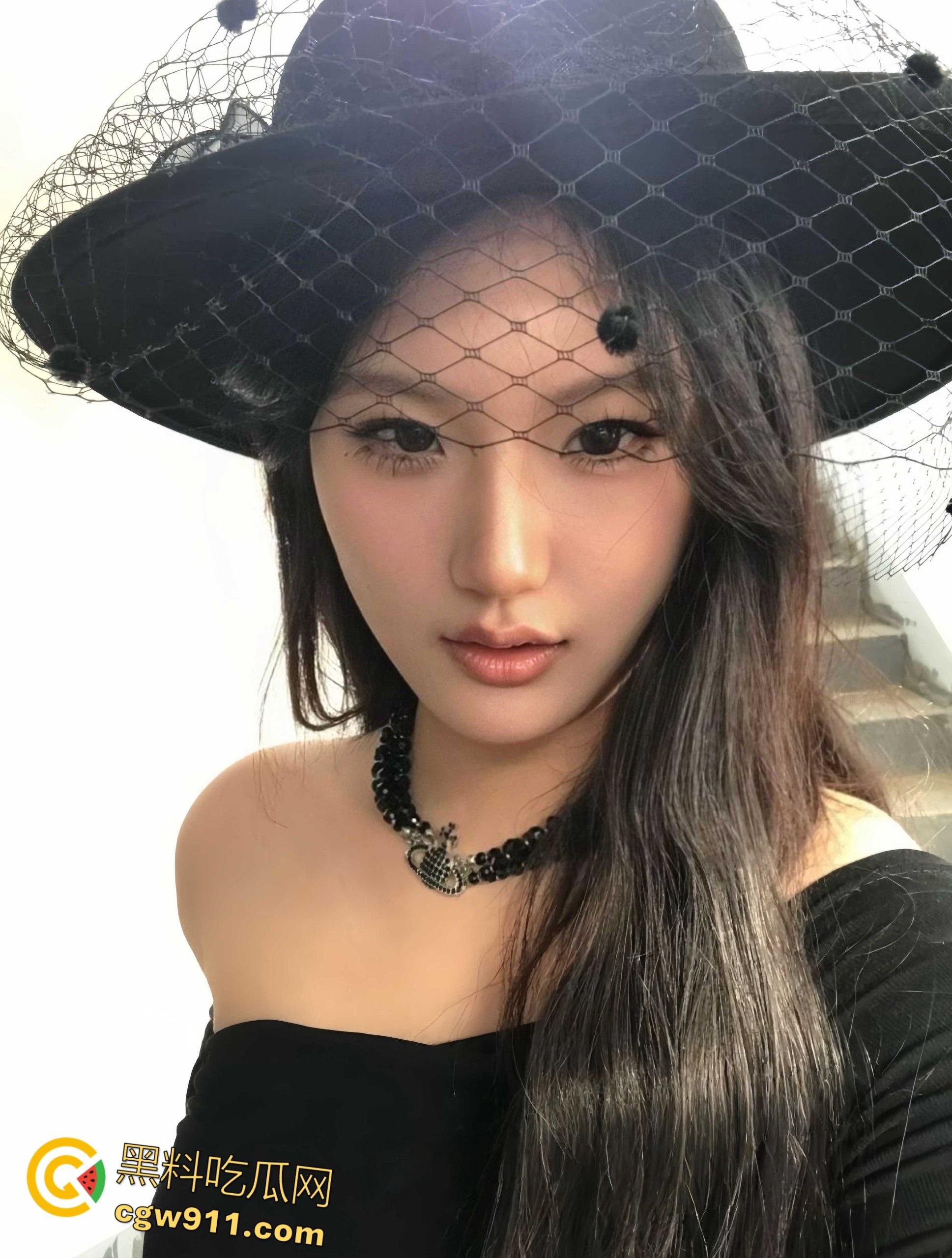 内蒙古赤峰清纯小妹【贾怡】,高颜值极品身材,被男友无套爆操高潮 ,镜前跪地口交,白嫩肥臀后入疯狂榨精!-4