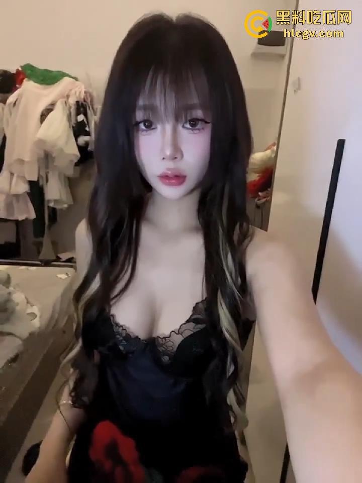 南宁精神小妹【崽崽】露脸私密照流出!性爱啪啪调教全曝光,美颜一掉吓得人魂都飞了!-6