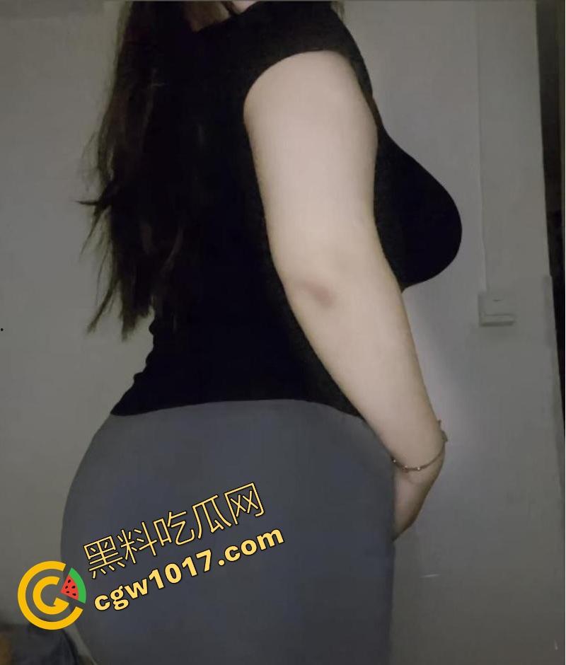 真实乱伦上演!主播连线解答偶遇到跟女婿发生关系的丈母娘,主播也无语了,真是三十如狼四十如虎五十六十坐地能吸土!-1