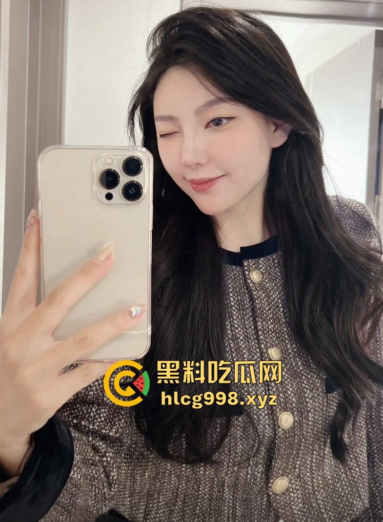 抖音1万粉丝小网红【偷走一头猪猪】!清秀女神转型黄播,啤酒瓶激情自慰,长腿裸舞跳得你直上头!-4