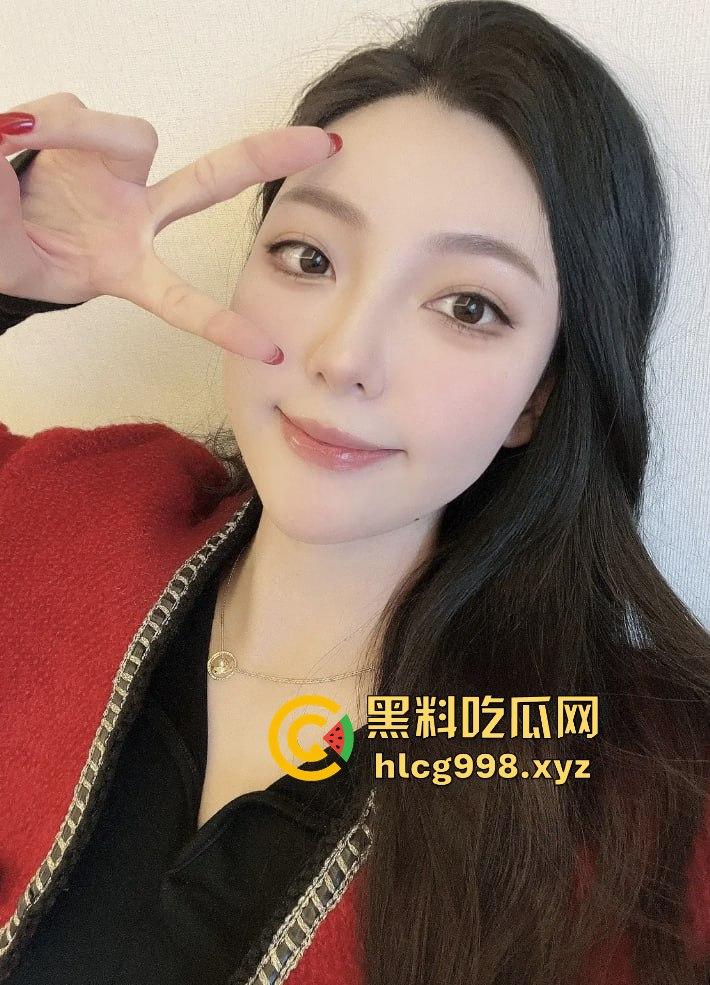 抖音1万粉丝小网红【偷走一头猪猪】!清秀女神转型黄播,啤酒瓶激情自慰,长腿裸舞跳得你直上头!-7