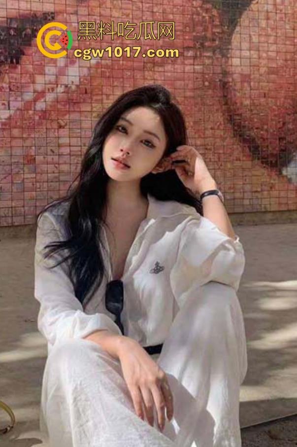 海角乱伦!深夜幽会骚逼表姐,喝醉后无套猛操,对着镜子一边操一边后入,精液狠狠的内射到骚逼里!-1