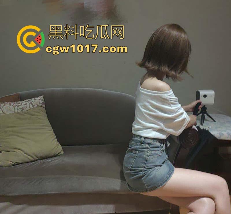 海角乱伦!深夜幽会骚逼表姐,喝醉后无套猛操,对着镜子一边操一边后入,精液狠狠的内射到骚逼里!-5