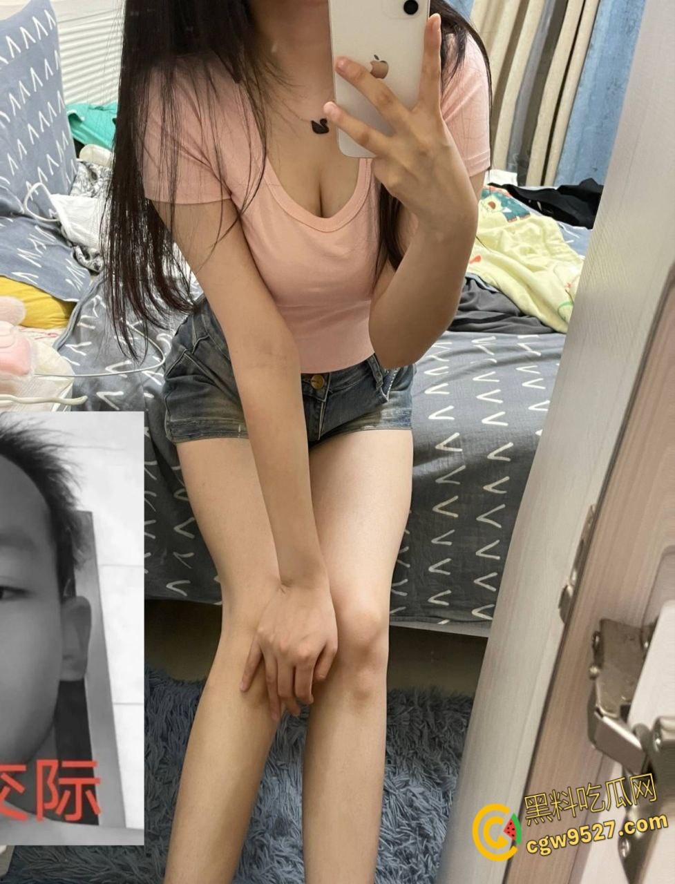 极品巨乳高三卫校女生,在宿舍偷偷自慰揉奶,偷感十足小小年纪就玩的这么刺激,嫩逼太欠操了 !-5