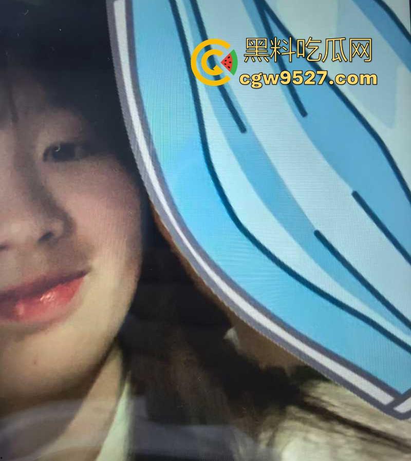 湖南师范学院00后【李小晴】做爱视频被男友曝光，巨乳翘臀画面露骨火辣，喜欢后入猛干淫水四溅！-5