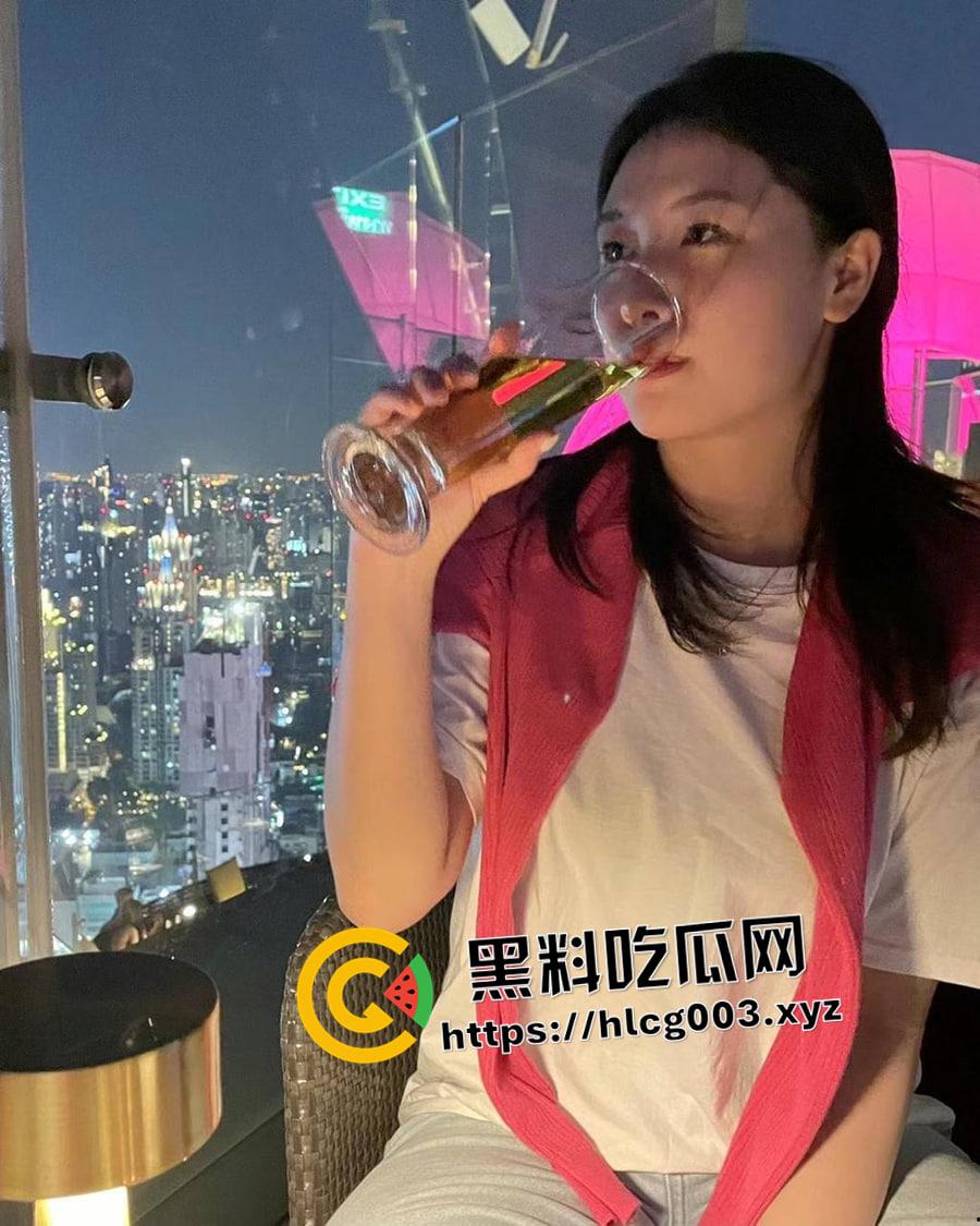 南京外企美女白领   知性美高知反差 婊 傲娇上司被干到哭 精彩私拍被下属流出-3