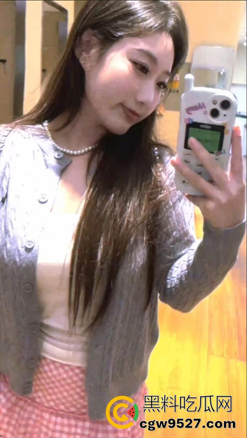 抖音同城约炮,高颜值极品熟女,身材极品奶子超大,各种妖娆骚姿挑逗,居家对镜自录视频勾引网友!-3