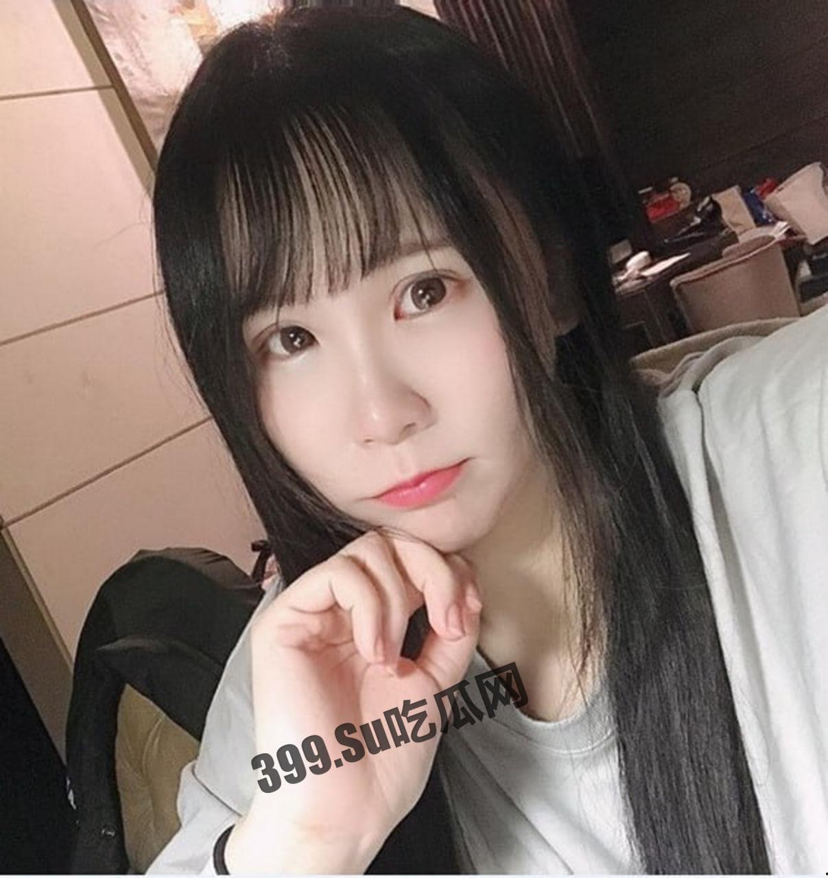 反差泄密  91大神高档景观酒店约炮身材皮肤堪称一绝的学生妹 脸穴同框自慰 + 口交啪啪-1