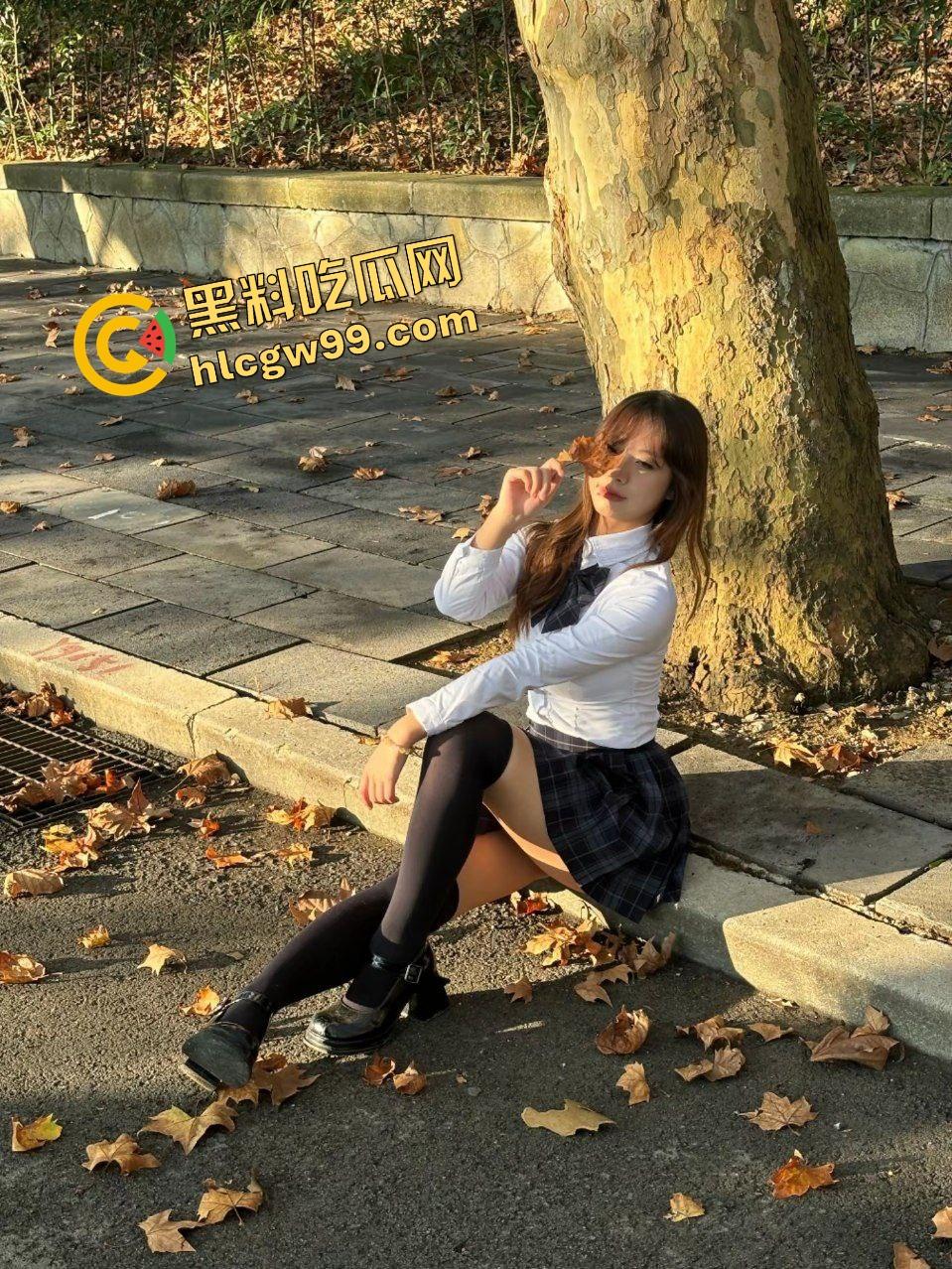 抖音贵医科清纯御姐【想吃芝士】光鲜亮丽的背后却是大哥的肉便器母狗，跑去武汉约炮淫荡后入！独家曝光流出！-5