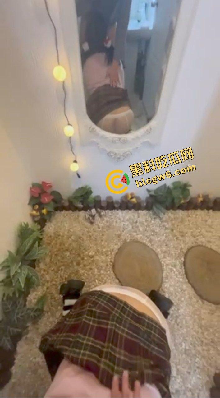 湖北武汉金主母狗反差婊骚鸡『李绘仪』为寻求刺激露出做爱!楼道白臀后操吃鸡!原创独家流出!-3