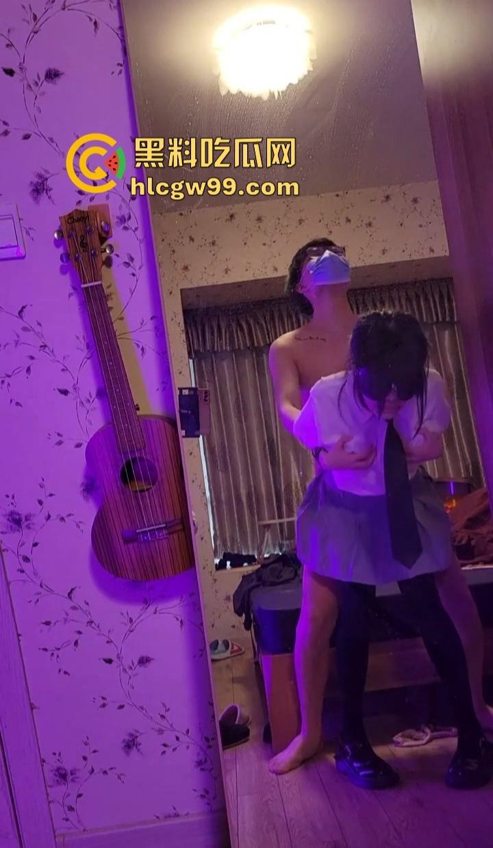 杭州大一JK学妹『钱薇婷』酒吧兼职不卖酒专卖逼，工作变性奴试用期，金主约炮玩SM，蹬逼蹬到鸡巴都脱皮！-15