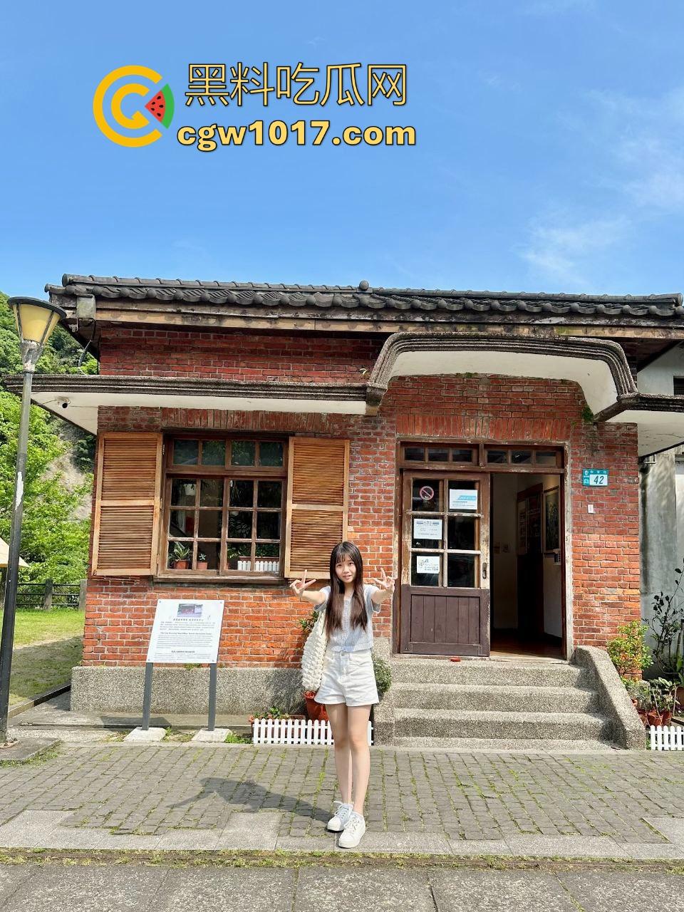 探探网聊3个月拿下极品小学妹，清纯可爱反差母狗，性爱口交技术一流，年纪轻轻花样挺多！-4