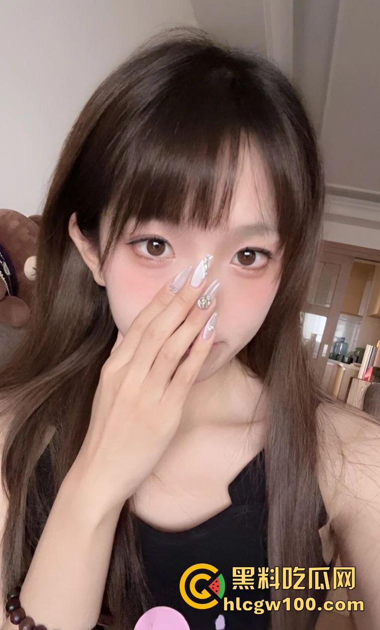 长沙女大学生【刘子玥】在线裸聊骚操作拉满，隔着屏幕伸舌头要特仑苏，奶香味从镜头溢出来特仑苏麻烦结下款！-6