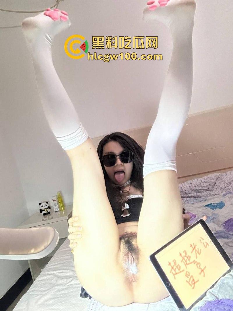 成都抖音主播福利姬【陈子涵】背着男友当福利姬 抖音直播时漏内裤 私下售卖自己的淫荡自慰视频-11