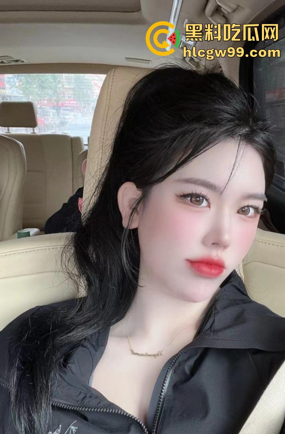 深圳气质绿茶【李萍莹】白天健身贵妇，夜晚跪操做母狗，高端包装下的骚货，身材火辣骑一次就上瘾！-14