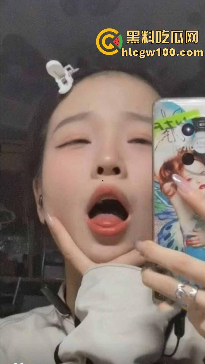 重庆工商大学经济学院【张琪】校内装乖乖学生，校外却给人当小三，没毕业就吃上人夫鸡巴吃到停不下来！-3