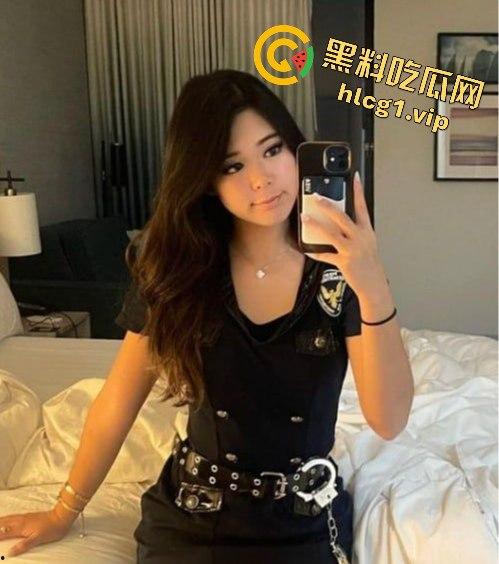 美籍华人网红女歌手「Extra」中文名张雪私拍流出！反差婊深喉口交！还用筷子夹鸡巴吃！-1