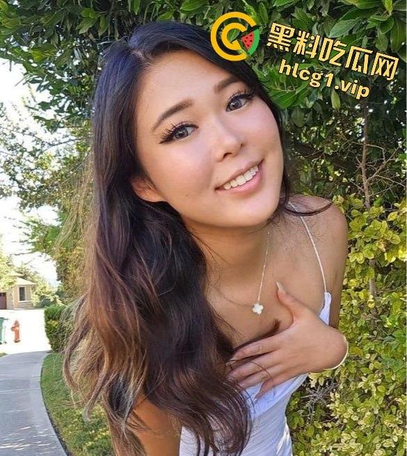 美籍华人网红女歌手「Extra」中文名张雪私拍流出！反差婊深喉口交！还用筷子夹鸡巴吃！-2