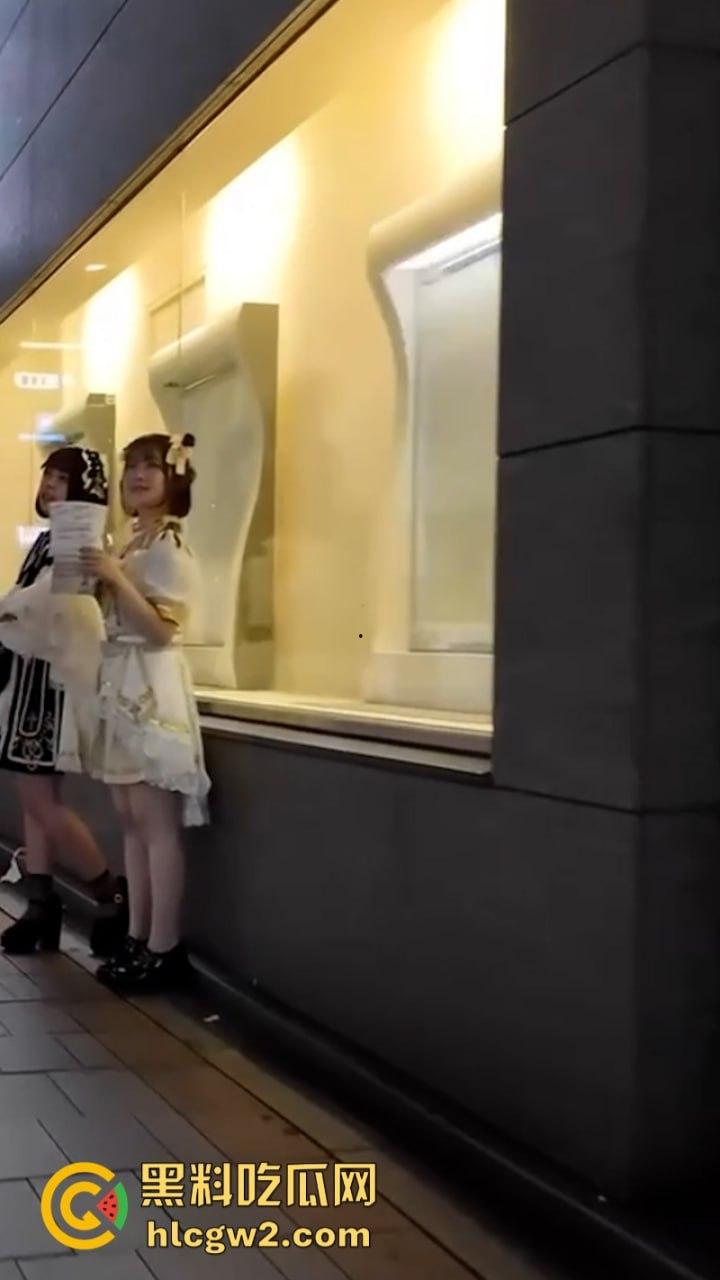 宅男天堂！实拍日本街头让人眼花缭乱的精致站街少女 多少钱可以带回家？-6