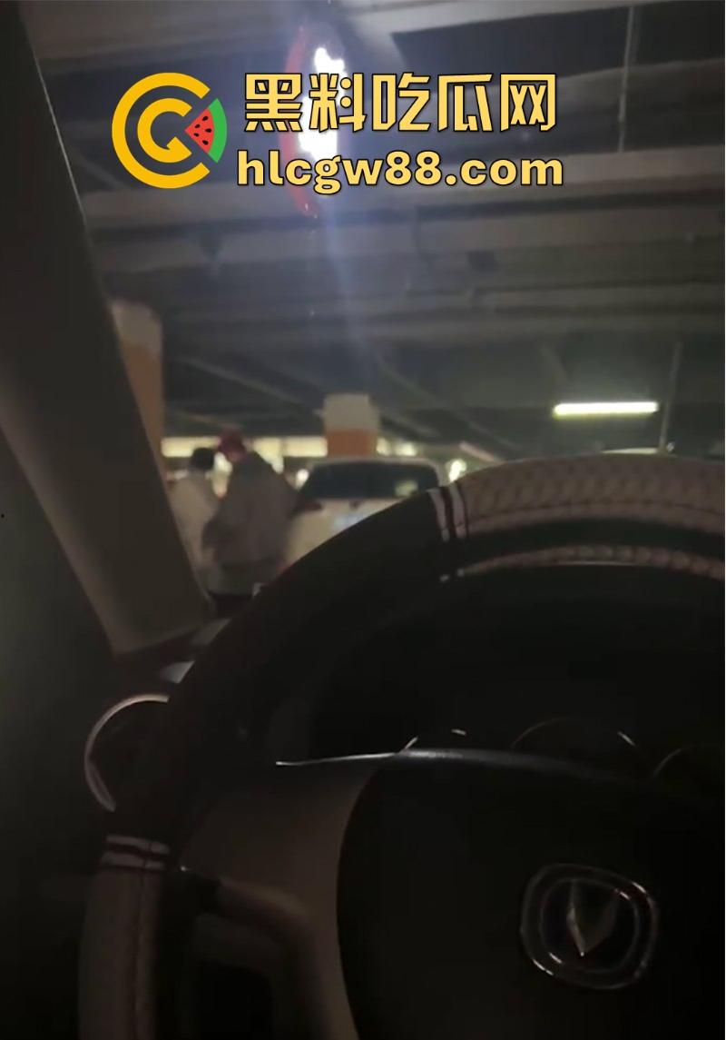 江西九江万达广场地下车库惊现激情时刻 情侣大胆挑战车库打炮，不料被偷拍 内容炸裂！-6