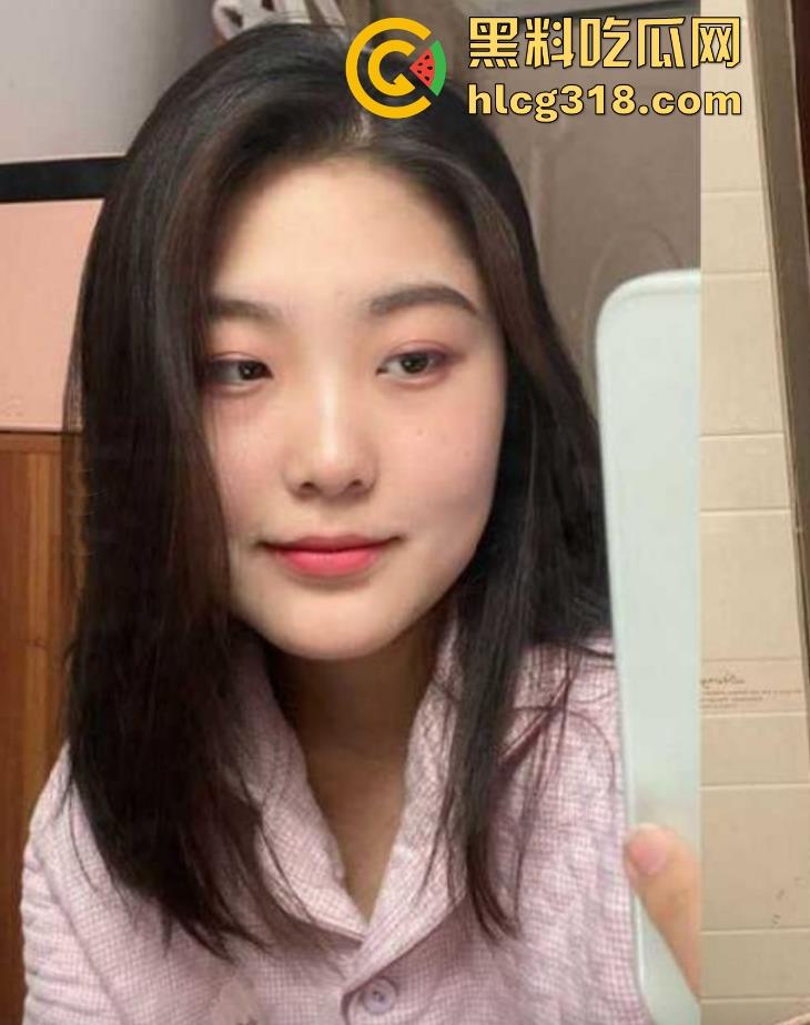 连云港职业技术学院微胖反差婊【王娅楠】真是王者爱好者 做爱期间还不忘开把王者 边操边打！-1