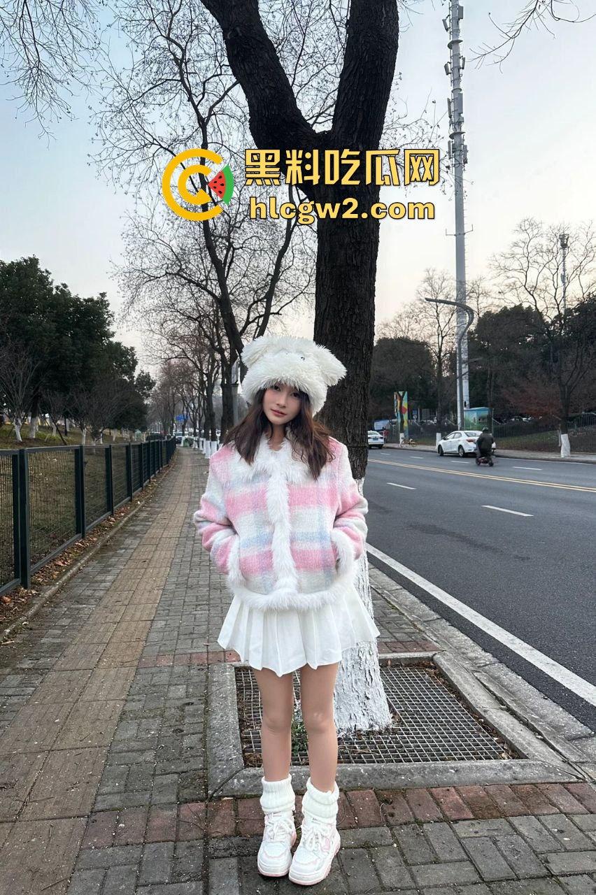 学生时期的校花级女神【傅慧蓉】进入社会堕落成母狗！从仙女下凡到跪地舔狗，金钱掀翻婊子的虚伪面具！-5