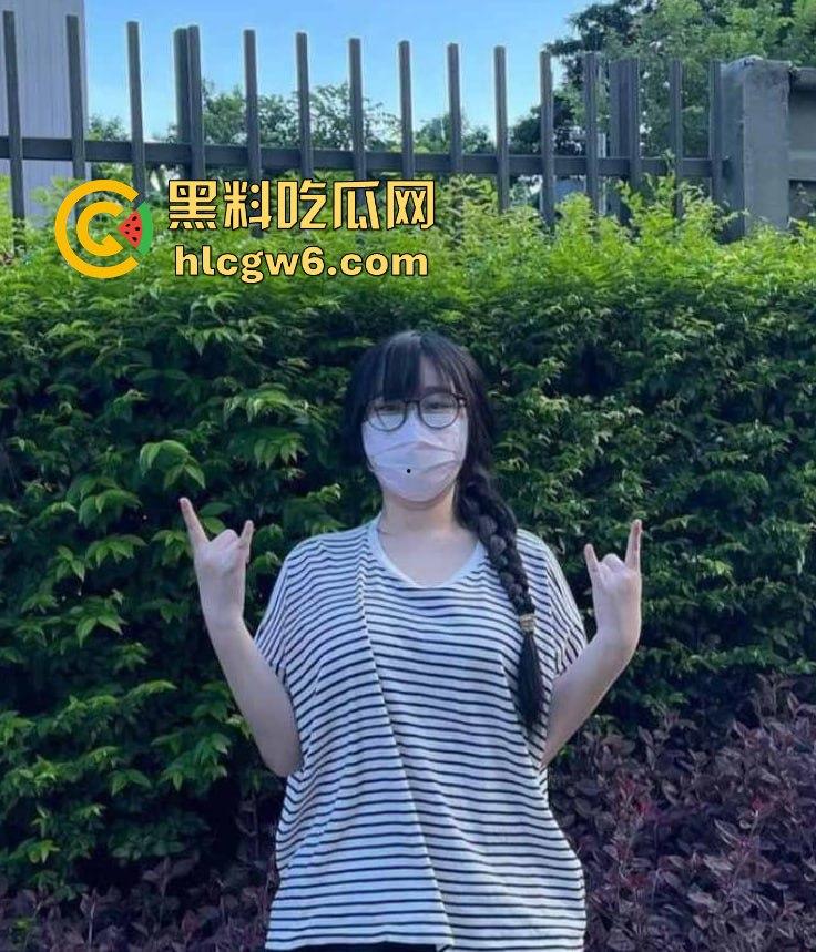 抖音巨乳女神『美田优U子』清纯脸超级奶堪称人间打奶机，大尺度外网福利全泄露，这对奶子简直大到能当靠枕！-7