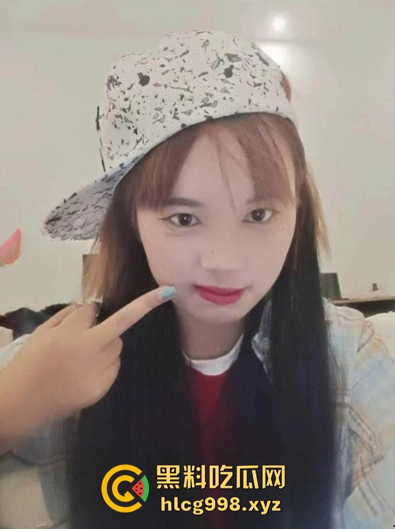 抖音爆出新梗 “阿普生你再等我十分钟”原视频 精神小妹 ying也是哥 背着阿普生和其他男人多P！-11