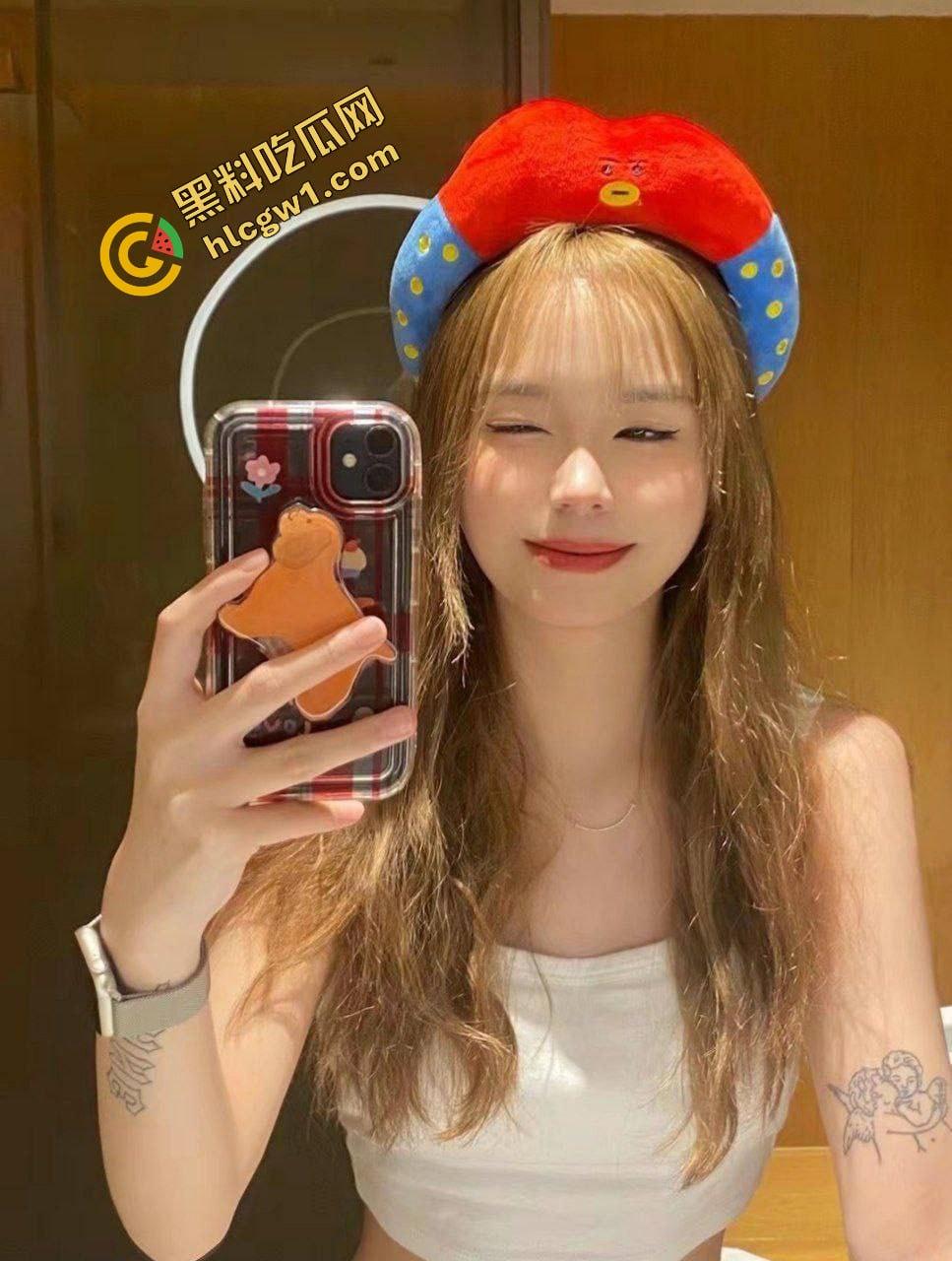 抖音重庆奥斯卡酒吧反差舞女【沈津津】下班回家发骚 全裸自拍洗澡搓奶 独家流出！-4