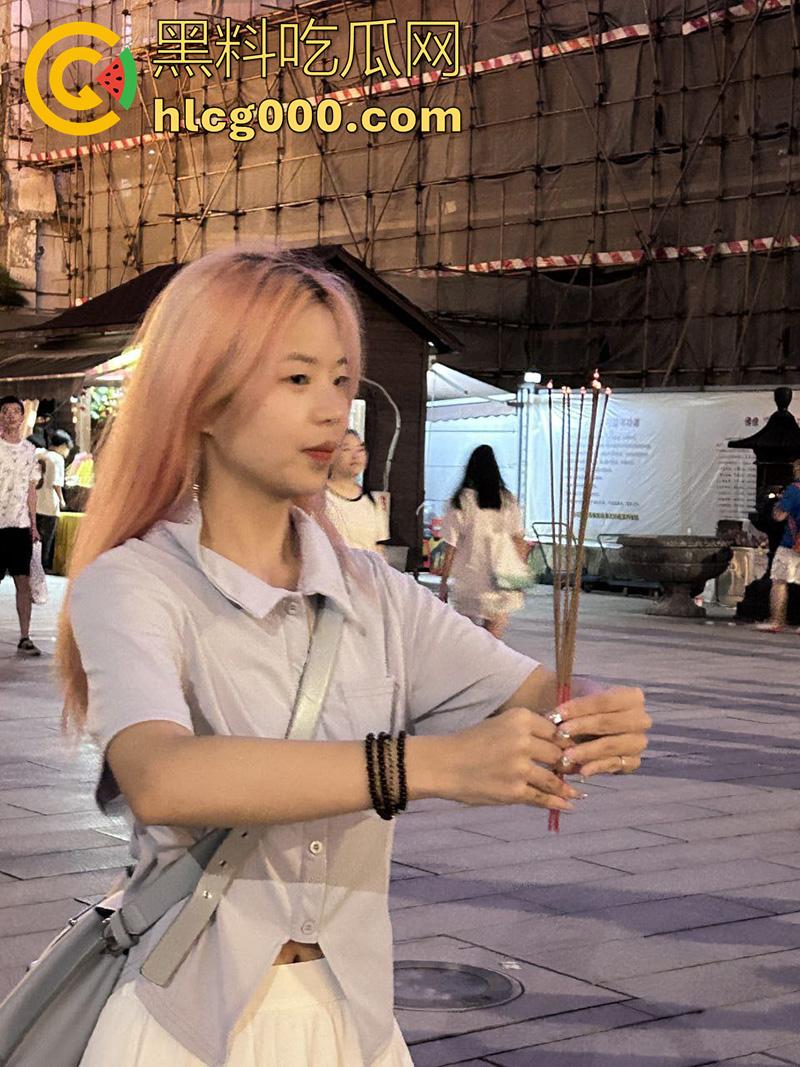 湖南医专母狗【谢妹妹】，大奶翘臀极品学生妹，上了大学放飞自我，约炮体育生学长，自慰视频曝光！-4