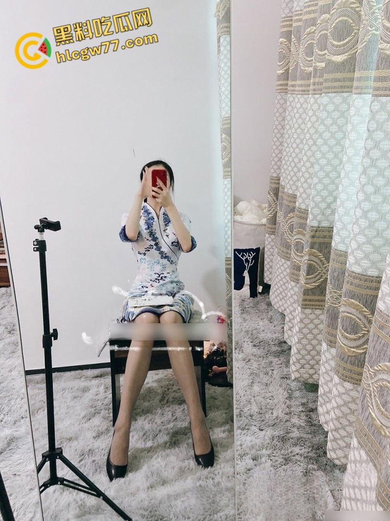 当过空姐一字马舞蹈生 抖音微博小网红 酷酷的露 生活所迫下海拍举牌定制 秀才艺一字马露点自慰!-6