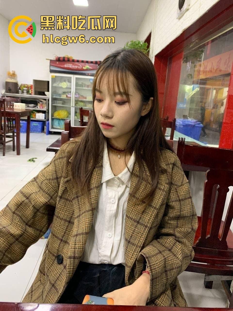 杭州蜜桃臀骚比【玩偶莹】被推特主李茶酒操翻,淫荡私拍成有钱人专属玩物,玩腻了直接换货,有钱人是真的会玩!-1