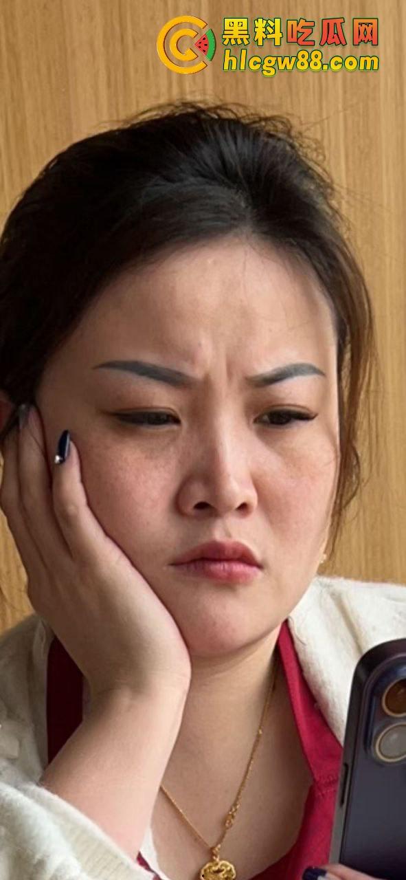 福建安溪清逸茶馆老板娘，牌桌下是茶道高手，床上是骚浪宗师，连老头都拿捏得死死的！-11