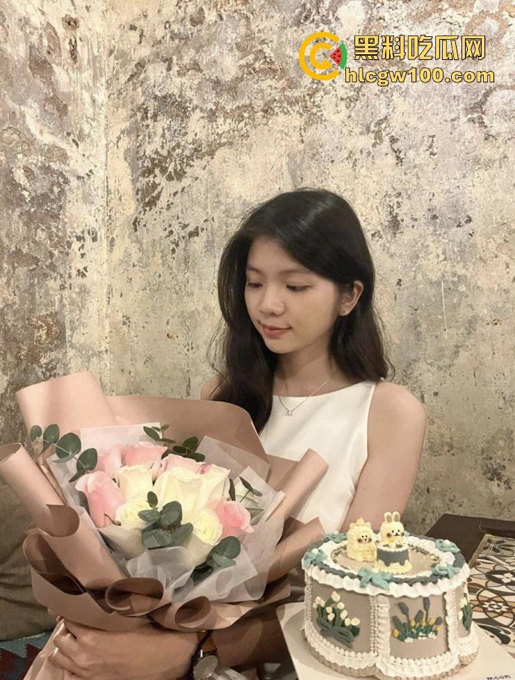 芜湖95年小哥分享调教00后小骚妹,小穴从粉嫩紧致到宽松变色,打屁股时乖得像条小母狗,鸡巴插不满都不行!-1