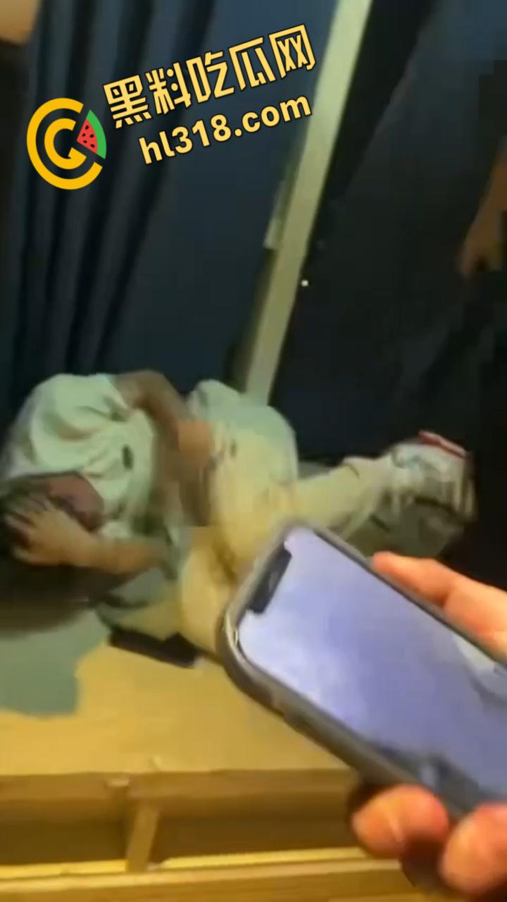 造谣女设局仙人跳，约男子酒店打炮，不料开门遭壮汉围殴暴揍，又是一个精虫上脑的蠢货  !-1