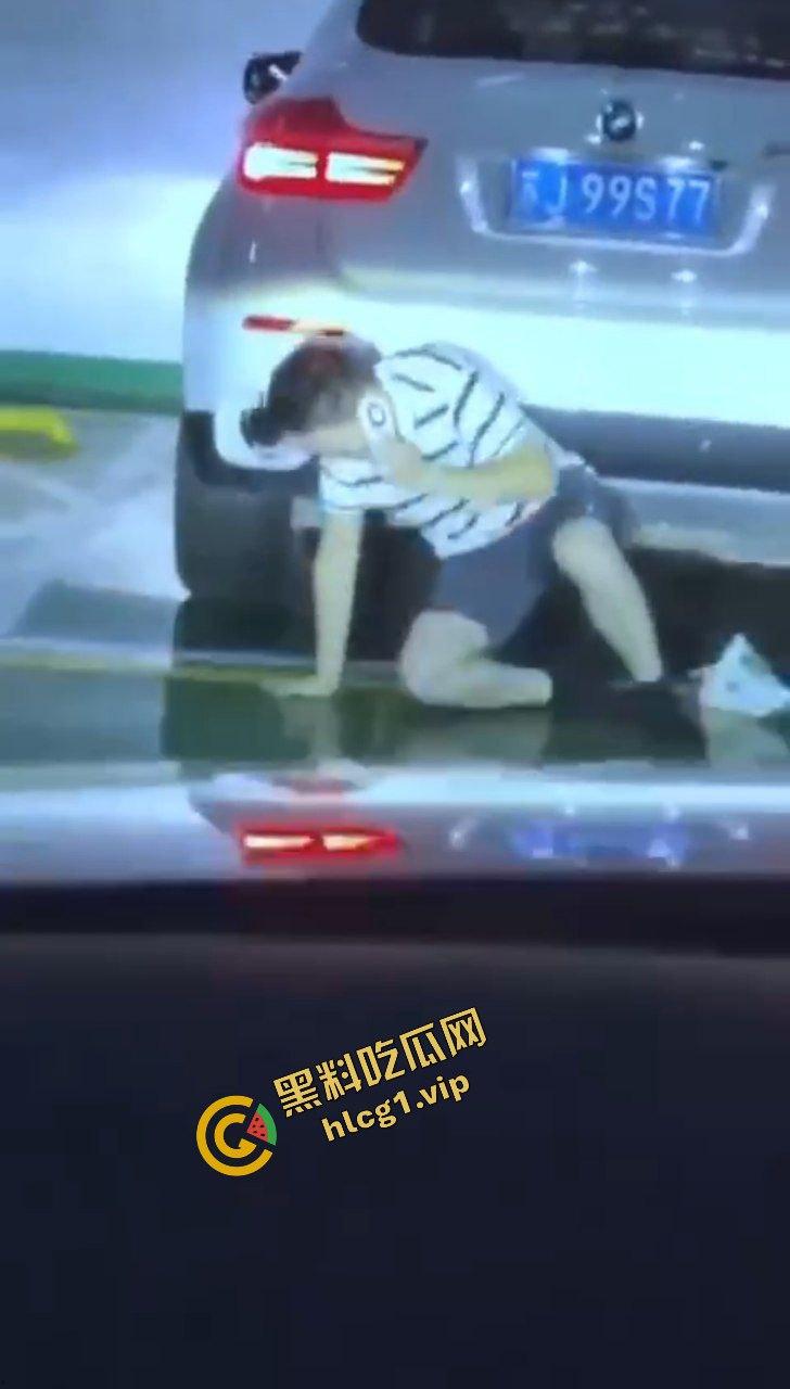 地下车库之 宝马激情车震！后妈裙美女上位 榨干的节奏！闺蜜刺激偷拍解说！-5