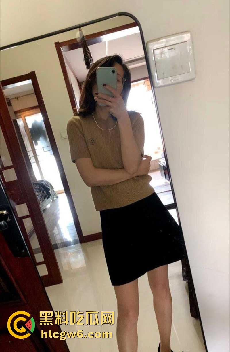 涡阳县小学女校长塌房视频流出  风韵少妇上位疑似靠教育局长床上绩效  后入摇床摇出来的校长椅稳如泰山！-4