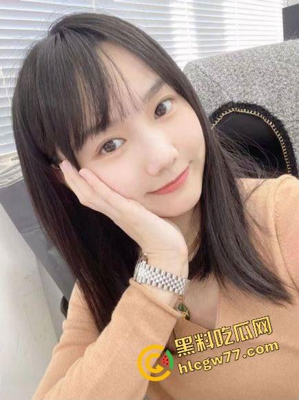 华东浦东便利店『苏娜』酒吧厕所给人吹,舔得膝盖跪出印子,分手后彻底放飞成花木路野玫瑰!-1