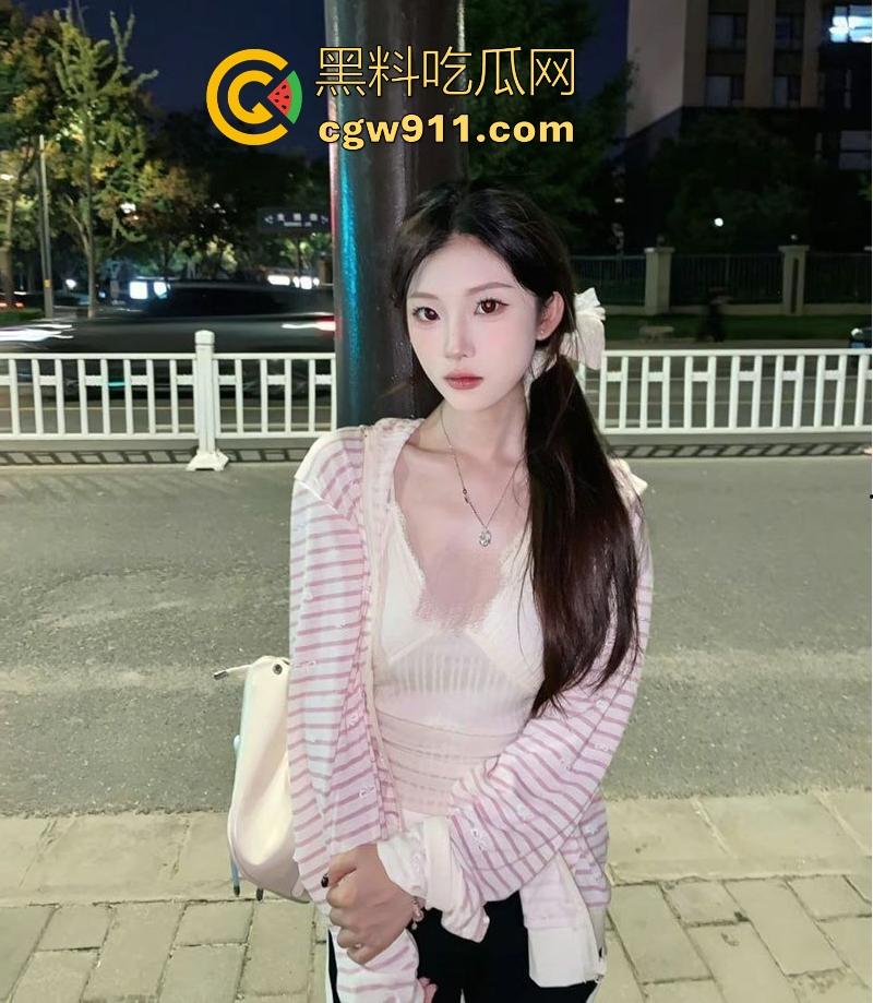 湖北科技职院【林梦怡】性爱私拍曝光，被男友滴蜡调教，后入狂操白浆四溢，肥臀射满淫贱至极！-3