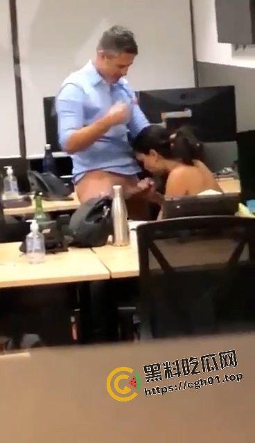 FBI不止会打枪 更会打炮！纽约警察局内女警员和上司办公司打炮 女人表情真享受啊 偷拍视频流出-2