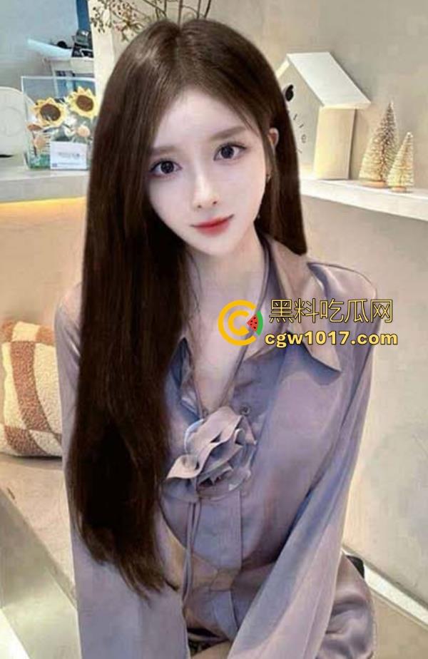 跟性感丰满的迷人嫂子酒店偷情约炮，红色情趣套装身上骑，无套中出，一滴不剩的舔舐干净我的精液！-3