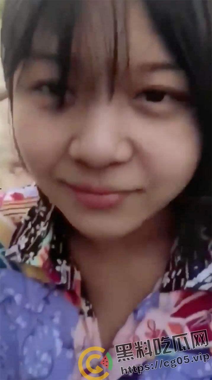 泰国兄妹乱伦 哥哥都三十了 妹妹才十九 看着真的嫩啊 两个人在家里做爱 在小巷子口交-2