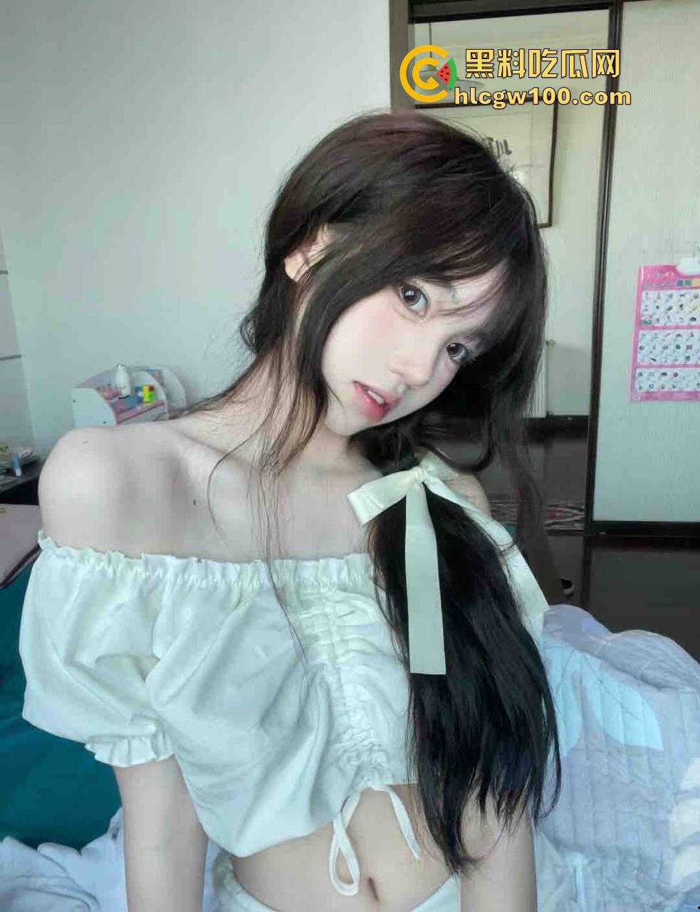陕西酒店00后前台骚妹子『 蒋可冉 』直接成瓜友御用炮友，干完不粘人骚到骨子里，随叫随到谁用谁爱上！-17