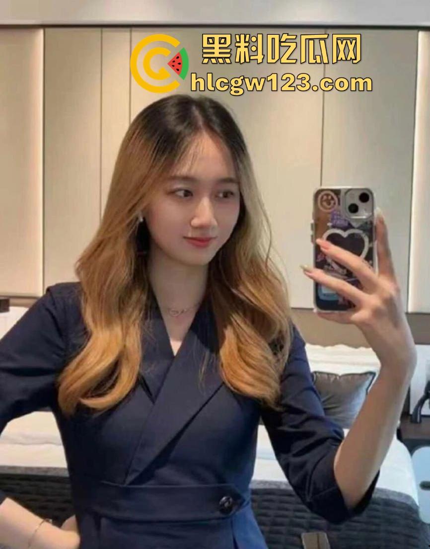 佛山顺德锐府地产女销冠【程圆】极品黑丝诱惑，精准勾引客户后进入，订单拿到手软，不愧是销冠！-3