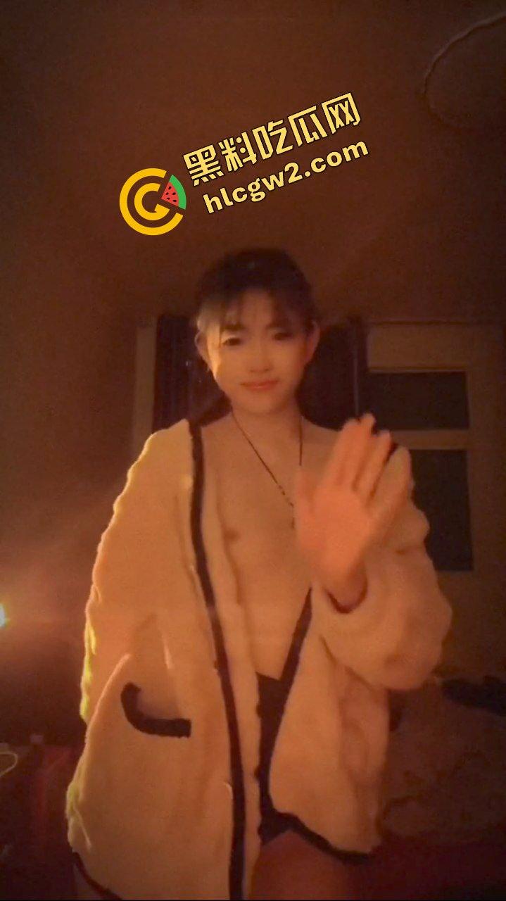 辽宁职业学院毕业骚鸡『王涵语』出租屋裸露骚舞！酒店手撕黑丝坐压坤巴！独家流出！-6