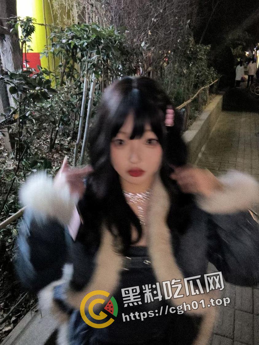 瓜友投稿！扬州职业大学【李茜甜】欲求不满骚母狗求群p 联系方式曝光 她主人就不怕她被玩坏嘛-4