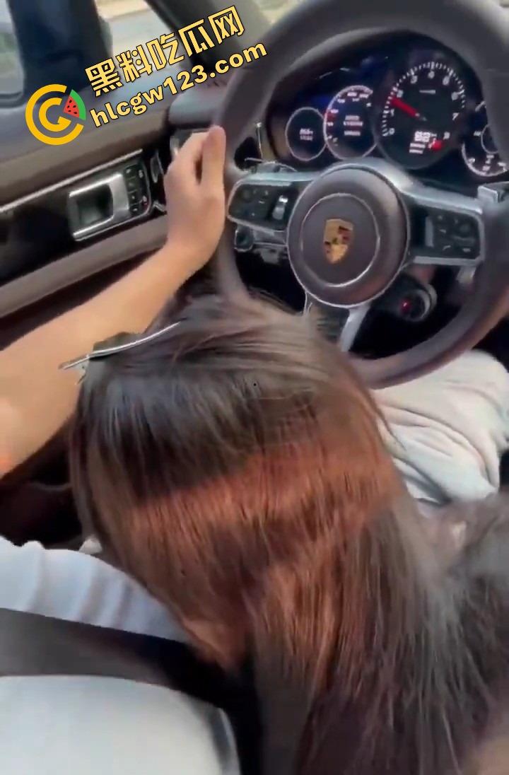 保时捷最佳宣传片！大奶妹子全裸趴身上口爆，80码高速路上舔到精尽人亡，绝世口技嗦声盖过发动机！-15