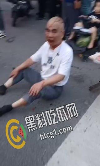 江苏连云港发生一起重大的交通事故！醉酒老头冲撞人群导致7死19伤！现场惨不忍睹！-4